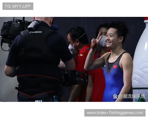 女子双人3米板决赛：昌雅妮陈艺文同步练习显默契