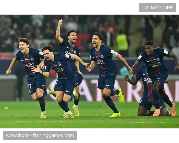 巴黎圣日耳曼小组赛4胜1平1负，卫冕冠军排名第三